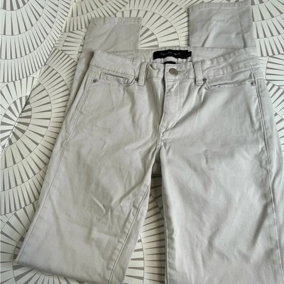 EUC WOMENS CALVIN KLEIN JEANS KHAKI - Picture 1 of 11